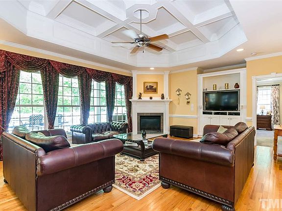 5th image of 145 Townsend Dr