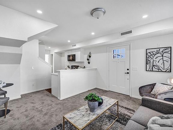 4th image of 350 Debus St #124