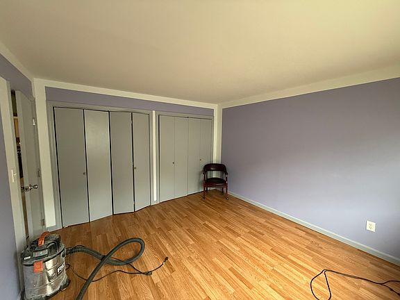 3rd image of 516 McLean Ave Floor 1