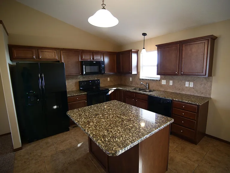 12700 E Casa Bella St — Photo 4