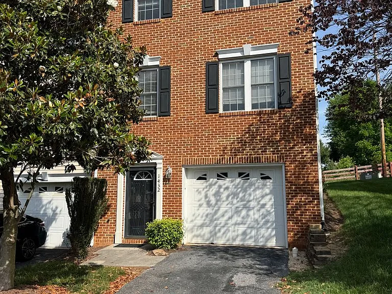1432 Verdant Spring Ln — Photo 1