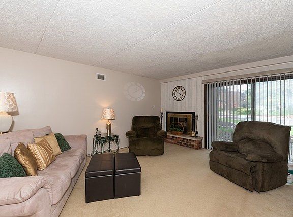 4th image of 14517 Sussex Ct
