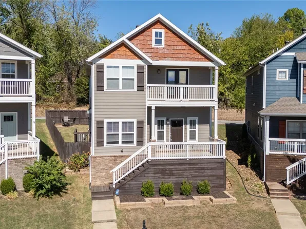 3821 W Pawnee Rd, Rogers, AR 72758