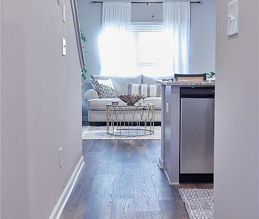 4th image of 2994 Bayrose Cir #94