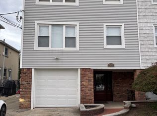 15-69 208th Pl Floor 1, Bayside, NY 11360