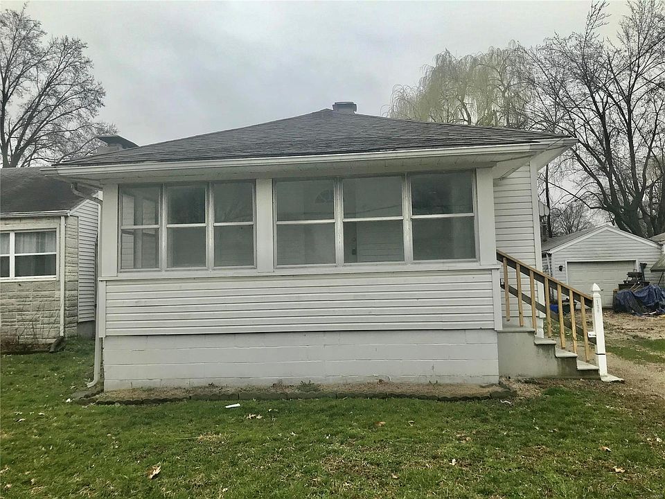 1st image of 120 E Hawthorne St