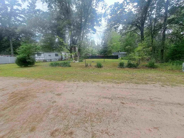 713 Pine St, Gladwin, MI 48624