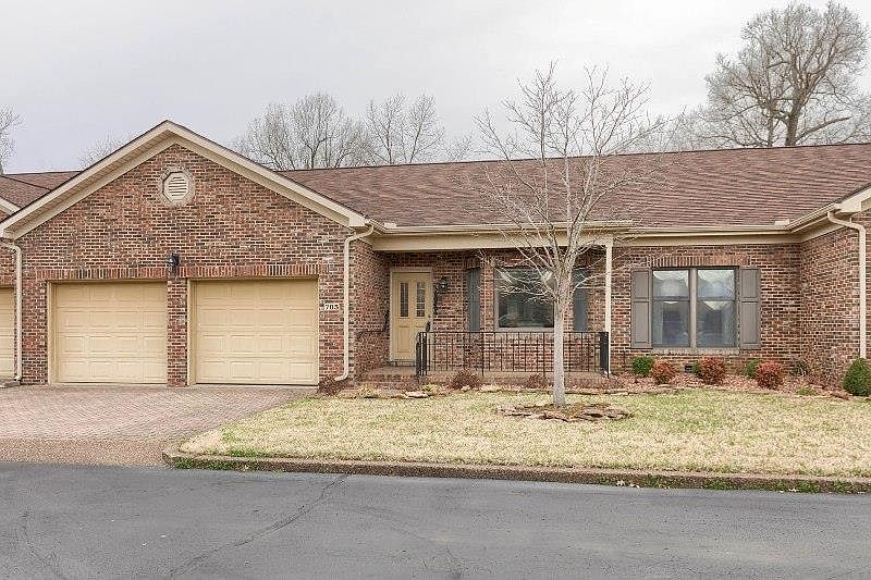 1st image of 703 Live Oak Pl
