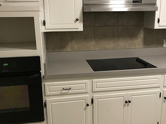 3rd image of 9 Mojave Dr