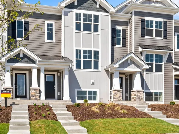 2137 Yellowstone Blvd, Mundelein, IL 60060