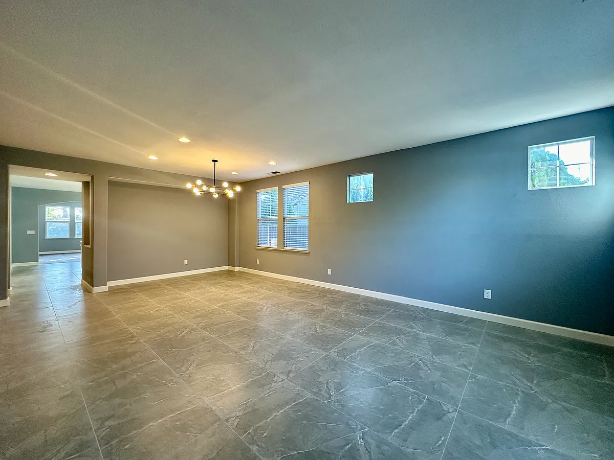 Building Photo - 907 Star Tulip Dr