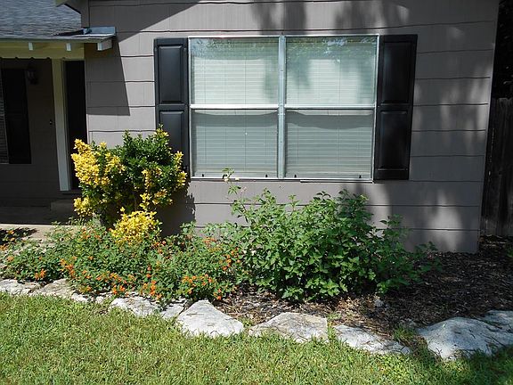 3rd image of 518 Josephine St