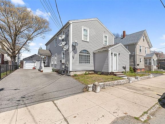 3rd image of 18 Hanover Ave