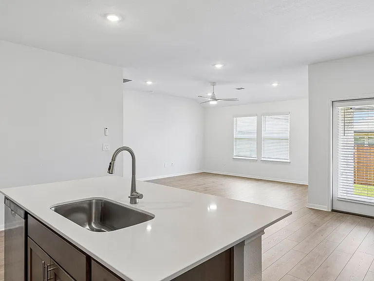 1916 Hamshackle Dr — Photo 10
