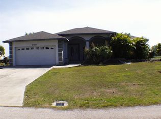 400 Deer Run Dr, Sarasota, FL 34240