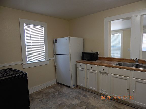 Eat in Kitchen 13 ft by 10 ft