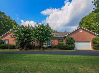 428 Kenmore Ave, Kilmarnock, VA 22482