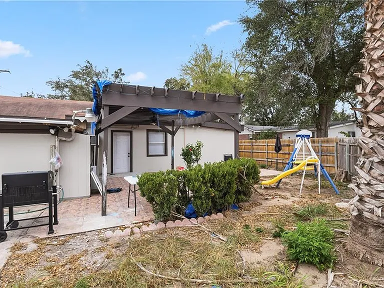700 E Sam Houston Blvd — Photo 19