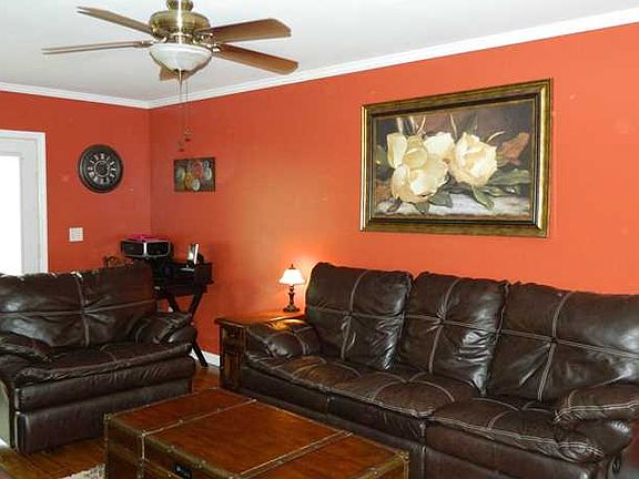 4th image of 801 Caldonia St