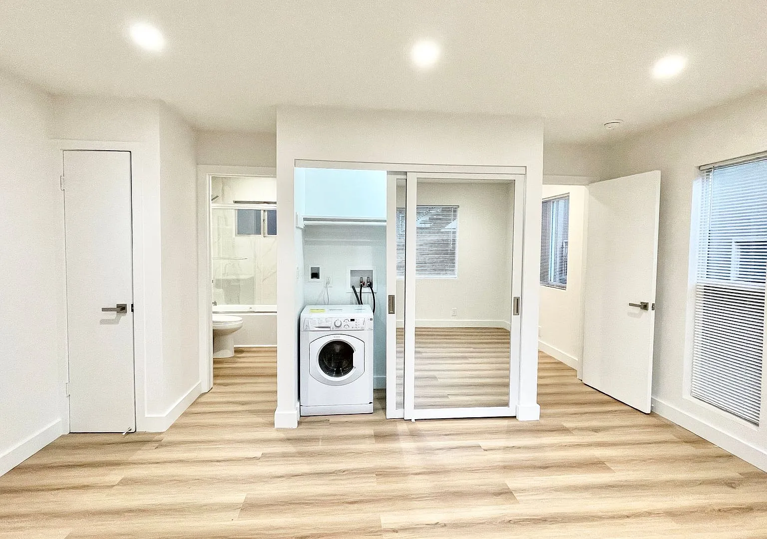 140 Montecito Apartments — Photo 4