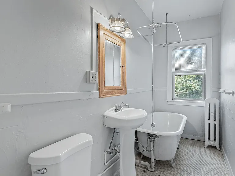 214 Oak Grove St — Photo 19