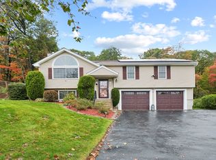 12 Pinebrook Ln, Worcester, MA 01609