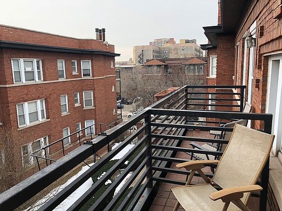 3rd image of 843 W Belle Plaine Ave APT 3S