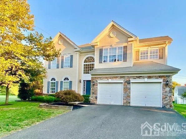 24 Skurka Ct, Sayreville, NJ 08872