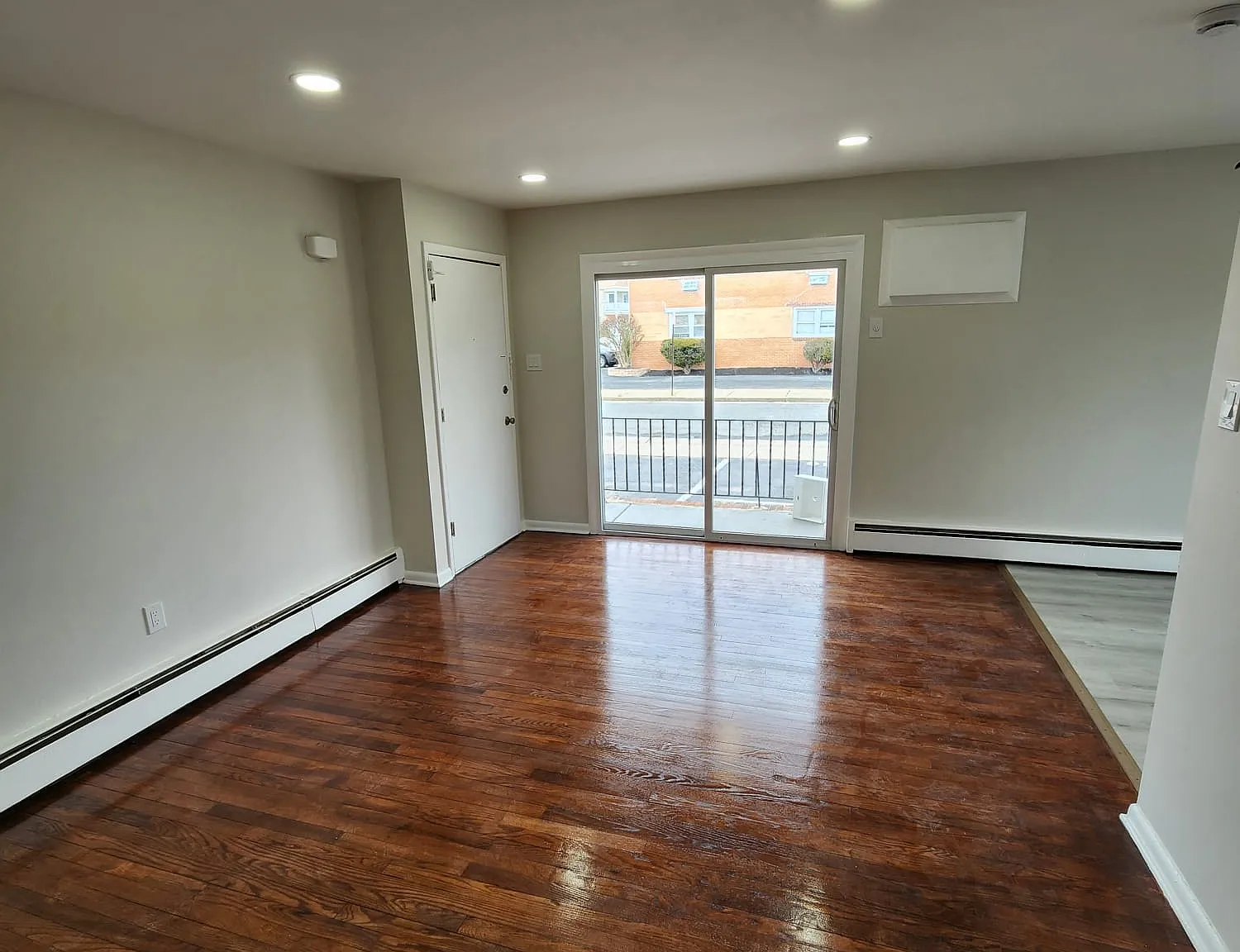 Studio, $1,400 — Photo 4