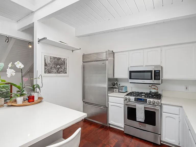 10013 Westwanda Dr — Photo 12