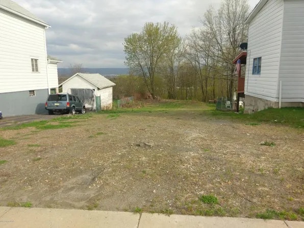 22 Evans St, Pringle, PA 18704
