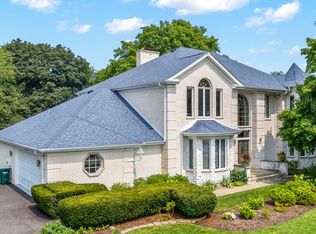 3464 Whirlaway Dr, Northbrook, IL