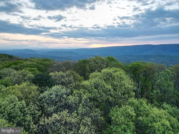 7 Justin Rd, Great Cacapon, WV 25422