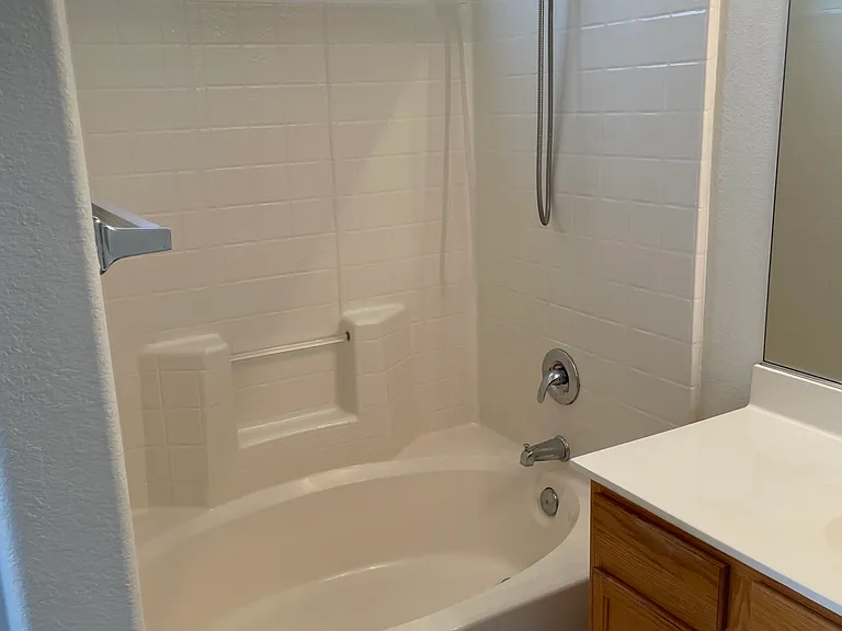 6831 S 33rd Dr — Photo 15