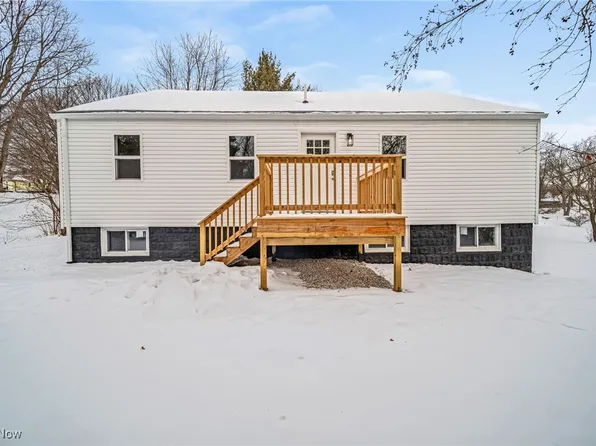 162 12th St, Conneaut, OH 44030