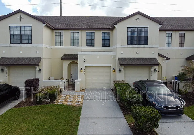 2210 Seven Oaks Dr — Photo 1