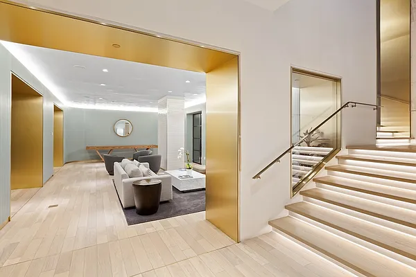 Rented by Greystar | media 35