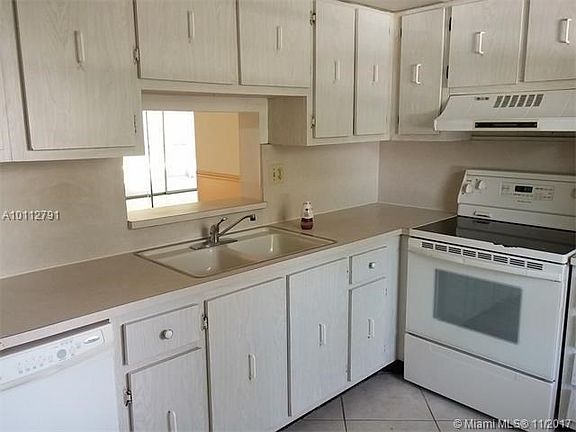 4th image of 414 SE 10th St APT 107