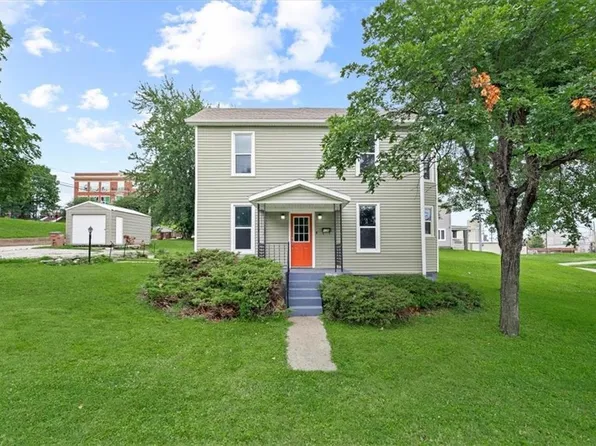 106 N 14th St, Atchison, KS 66002