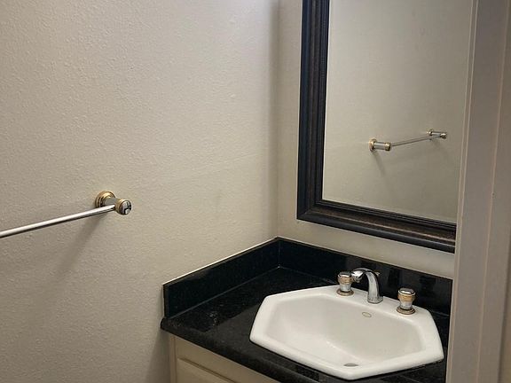Downstairs 1/2 bath