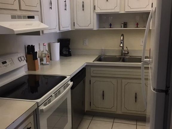 3rd image of 2947 S Atlantic Ave APT 406