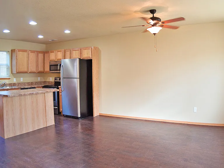 235 S Rolling Woods Way — Photo 6