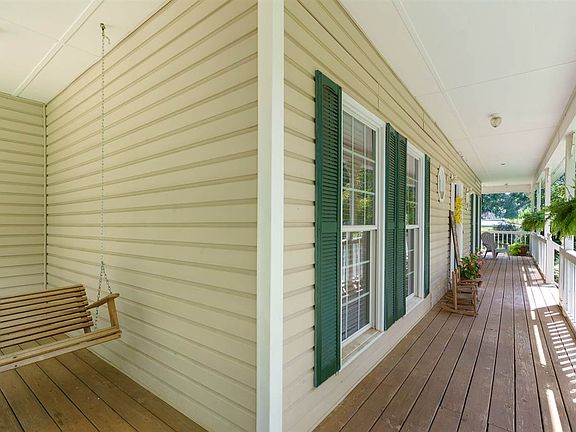 4th image of 249 Creekridge Dr
