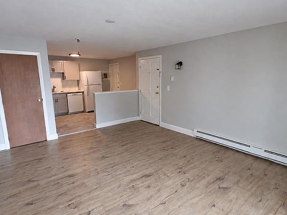 3rd image of 502 High St #304