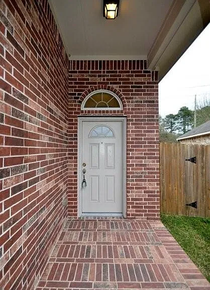 9942 Taylor Springs Ln — Photo 3