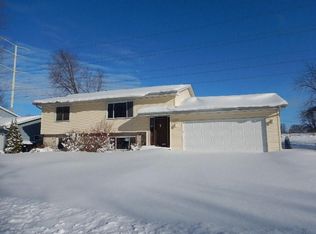 2366 Erin Ct, New Brighton, MN 55112