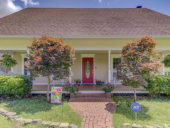 3rd image of 4302 Camelot Dr
