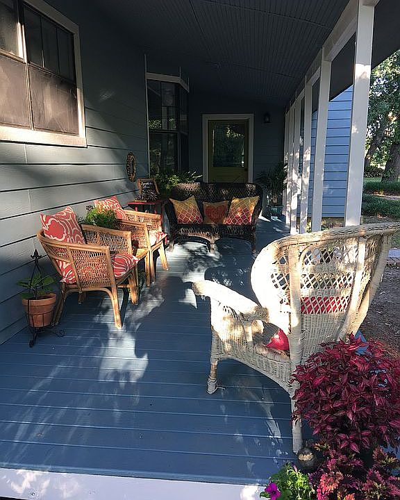 Great porch for lounging