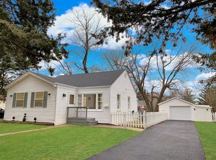 1715 Kelly Ave, Crest Hill, IL 60403