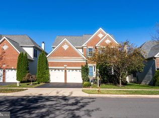 25929 Quinlan St, Chantilly, VA 20152